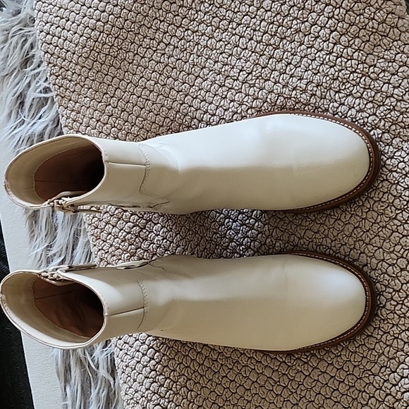 Ivory Boots - Picture 4 of 6